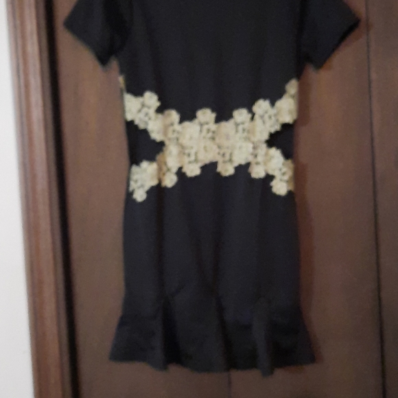 Dress - Picture 3 of 4